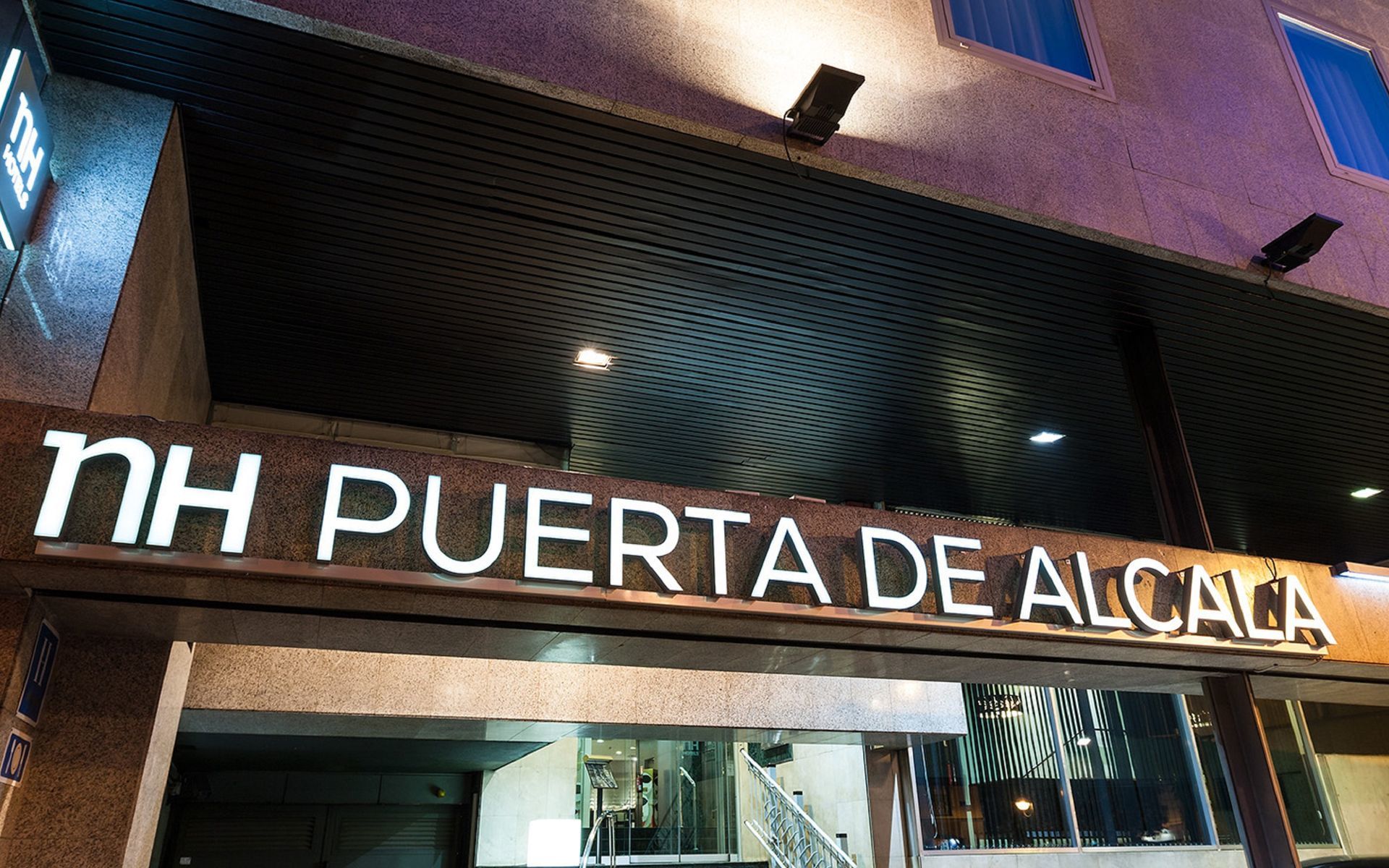 Отель H10 Puerta De Alcala Мадрид Экстерьер фото
